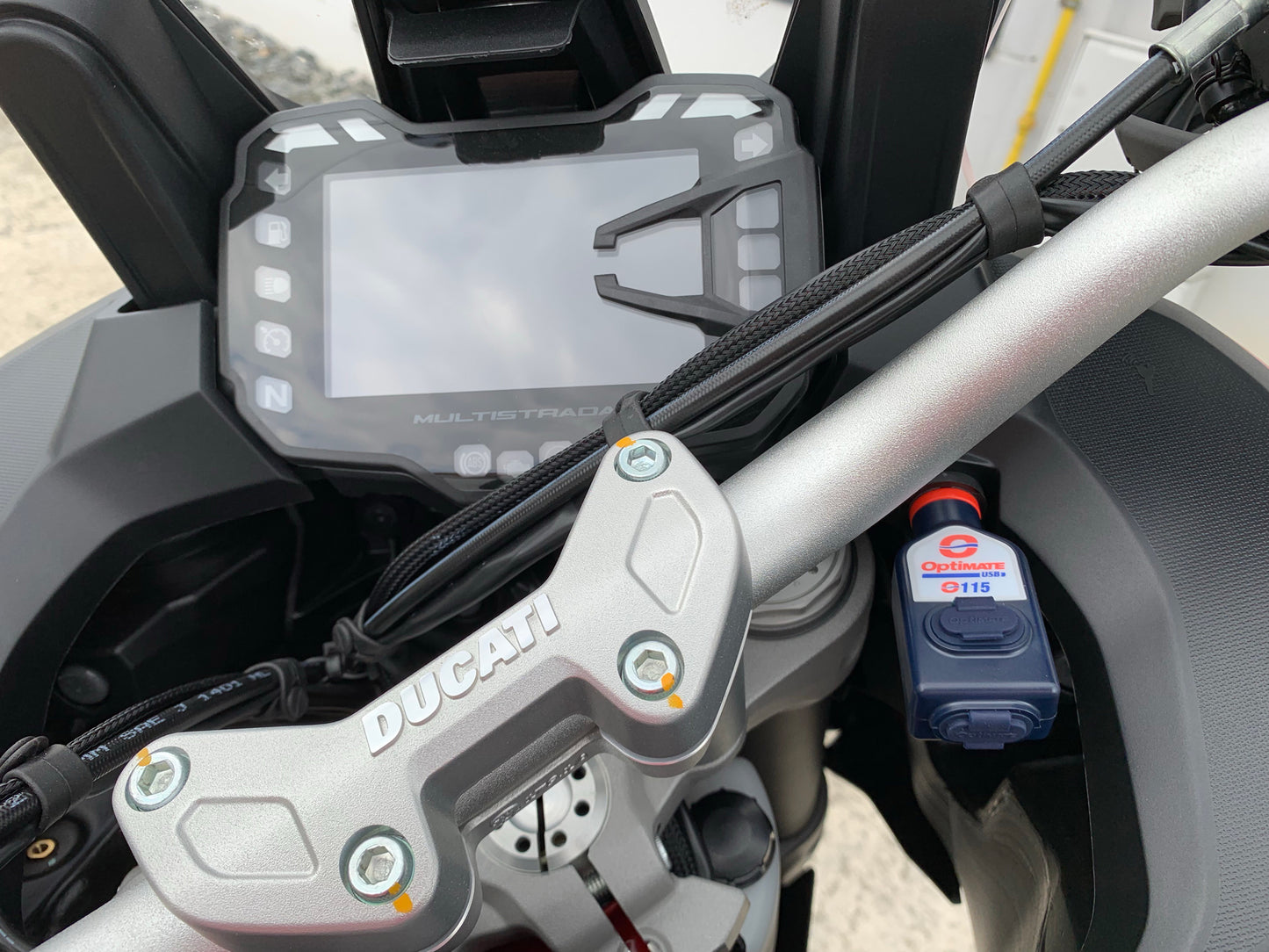 OptiMate 3300mA dual output weatherproof USB charger, with BIKE plug - USB O-115 - Tecmate South Africa